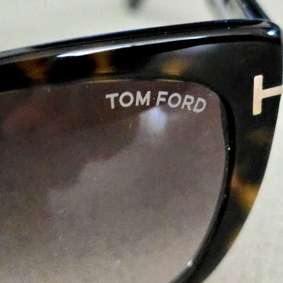 LIKE NEW Tom Ford Nora Sunglasses Tortoise Shell TF937 52K 57 17 140 3 - Picture 6 of 9